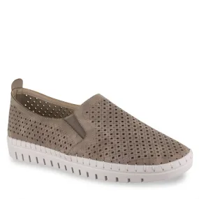 EASY STREET  WOMENS FRESH SLIP ON SNEAKER