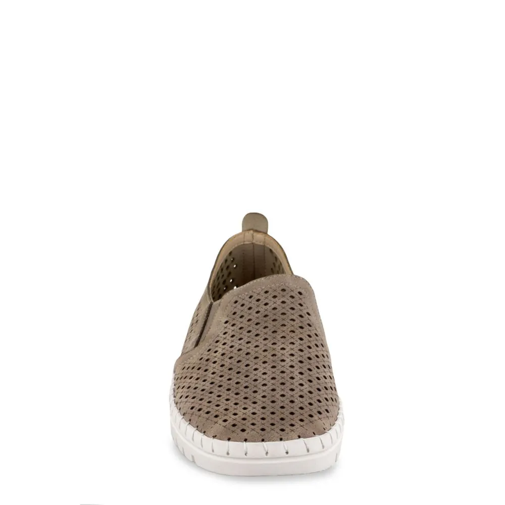 EASY STREET  WOMENS FRESH SLIP ON SNEAKER