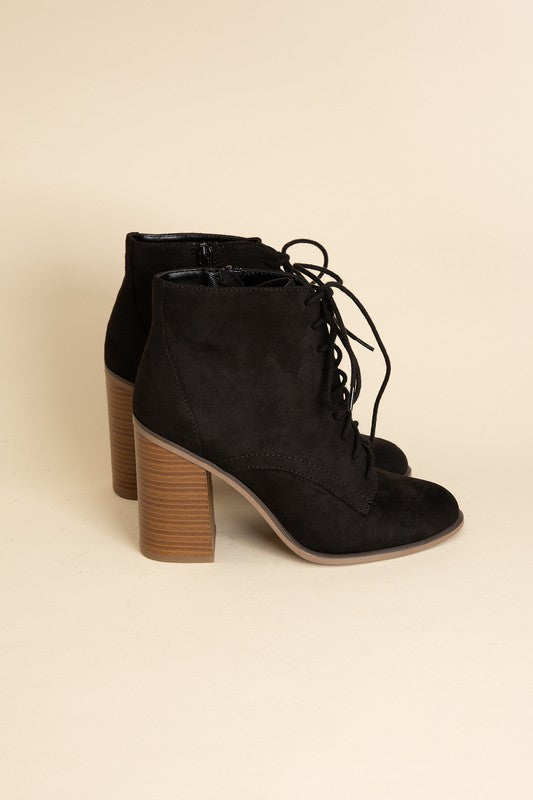 KIDMAN LACE UP BOOTS