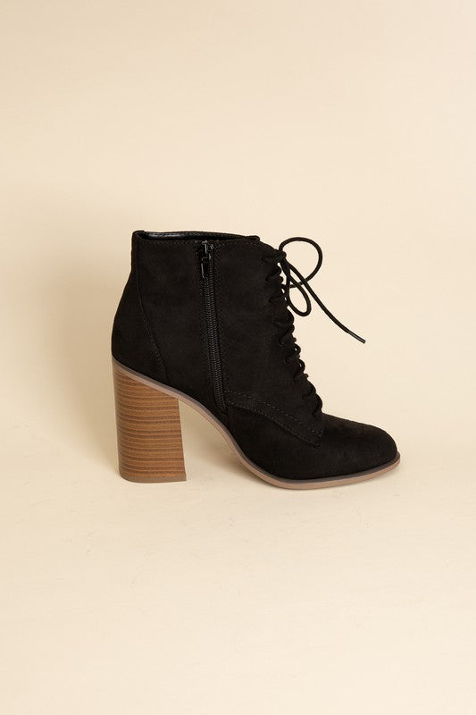 KIDMAN LACE UP BOOTS