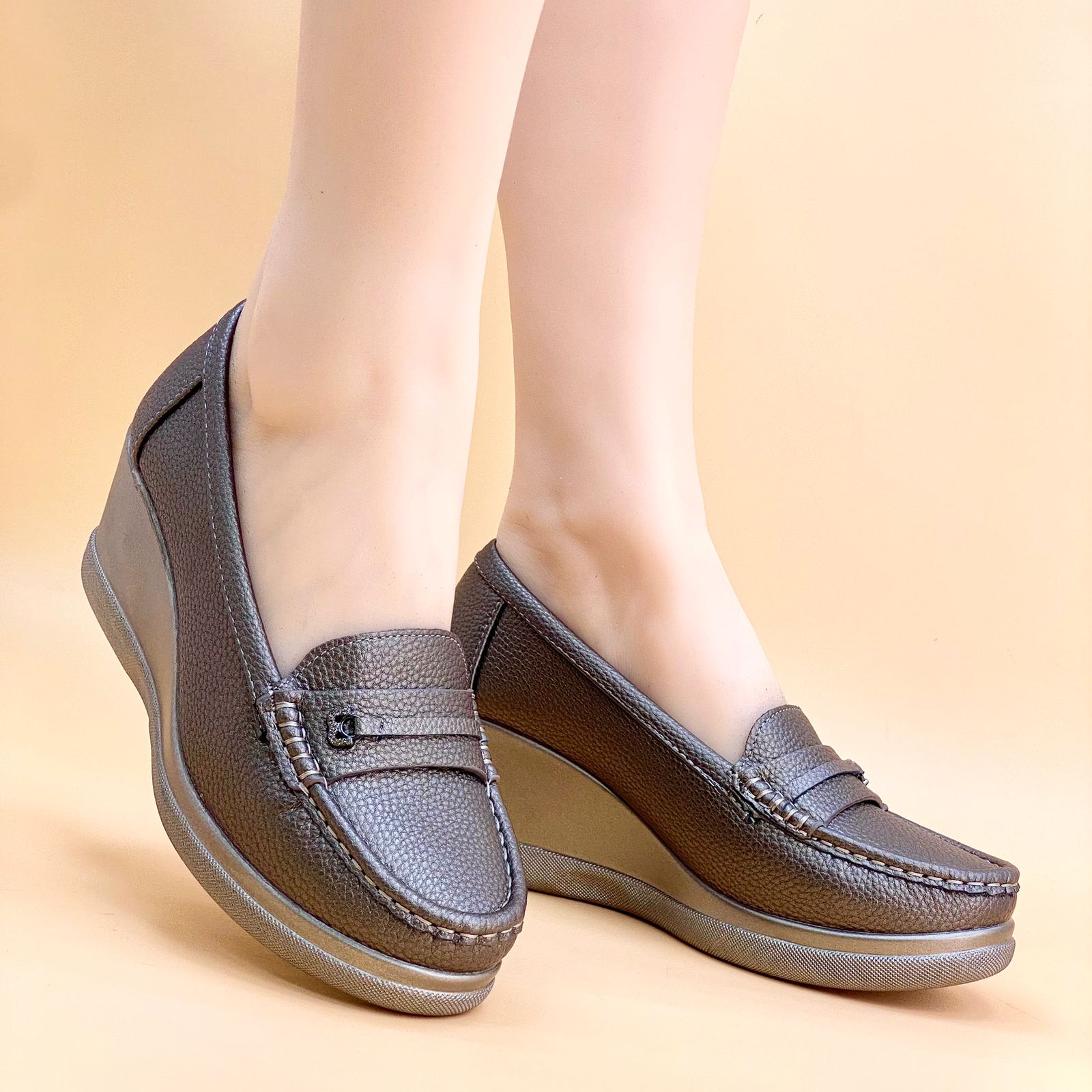 NEW , WOMEN SHOES W716