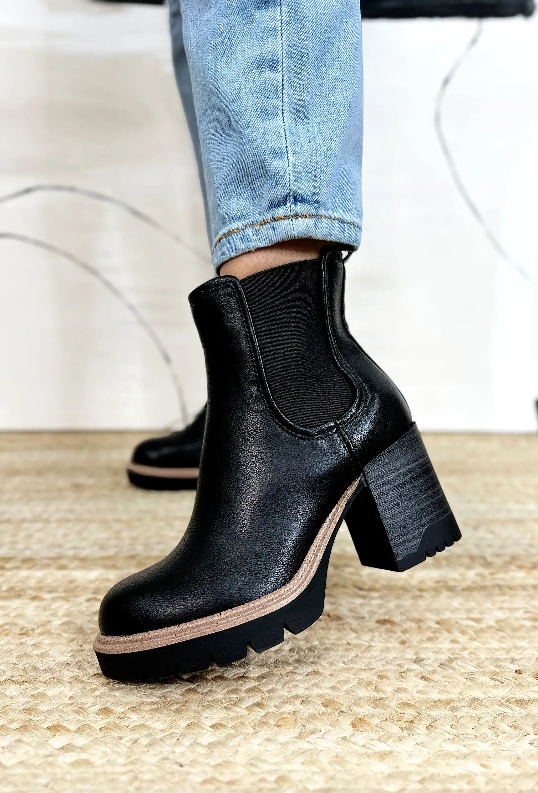 Nilo Lug Sole Boots