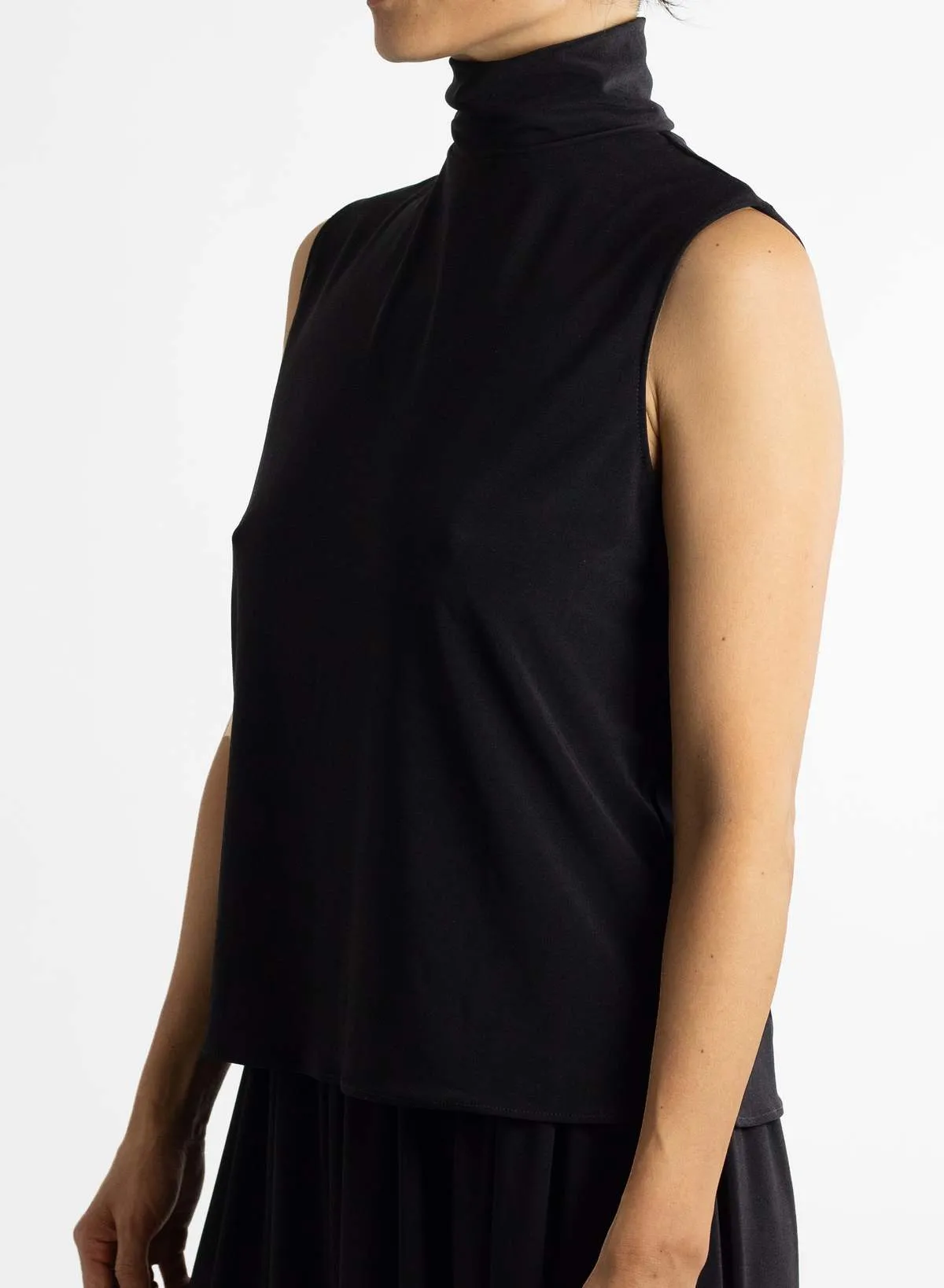 Sleeveless Turtleneck Top - Black